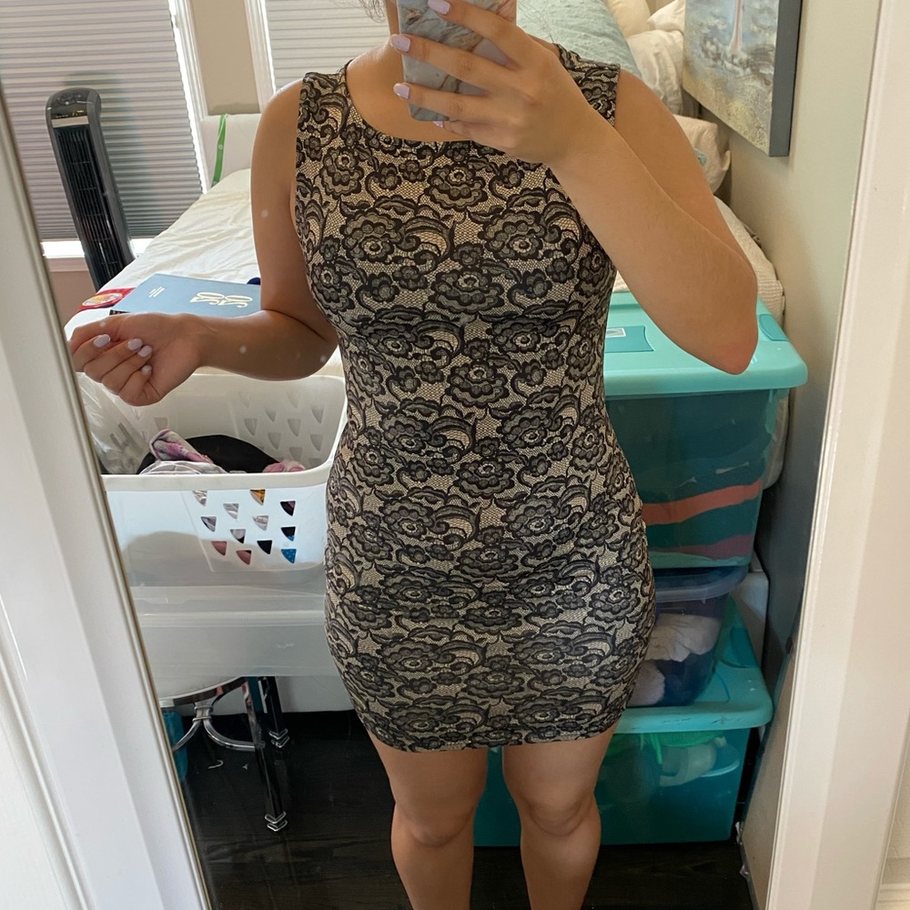 Forever 21 Black & Beige Body Con Dress 🌿